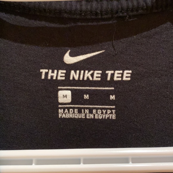 nike graphic tee - Picture 2 of 2